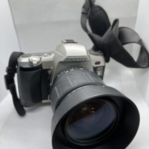 Pentax MZ-6 z obiektywem Tamron 28-80mm