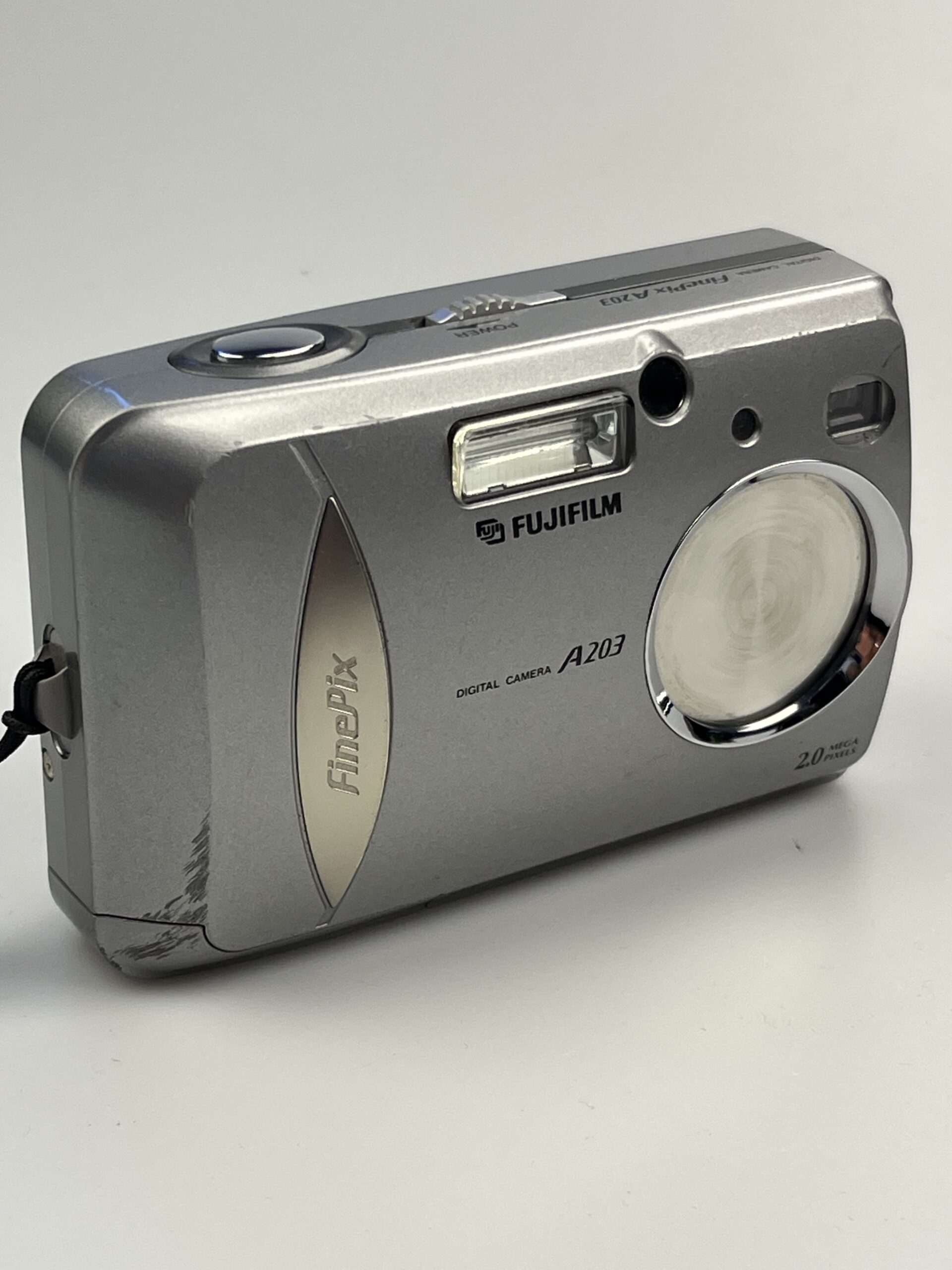 Fujifilm FinePix A203 – Kultowy aparat cyfrowy z epoki Y2K